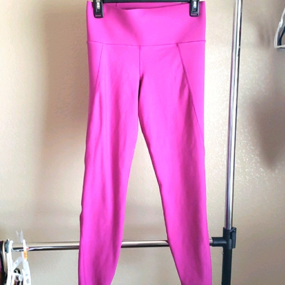 Hot Pink Elevate Leggings